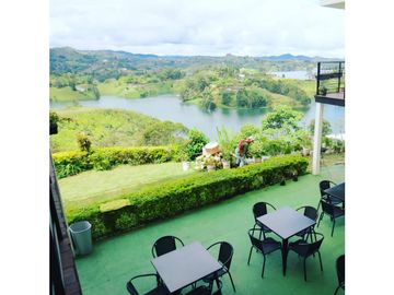 Venta de Finca/Hostal en el Peñol, con súper vista a la Represa
