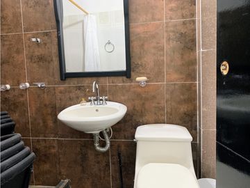 Venta de Finca/Hostal en el Peñol, con súper vista a la Represa