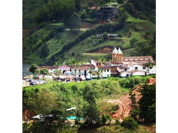 Venta de Finca/Hostal en el Peñol, con súper vista a la Represa