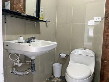 Venta de Finca/Hostal en el Peñol, con súper vista a la Represa