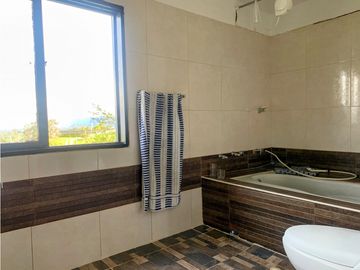 Venta de Finca/Hostal en el Peñol, con súper vista a la Represa