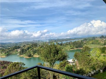 Venta de Finca/Hostal en el Peñol, con súper vista a la Represa