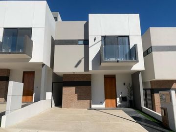 Casa en Venta en Tijuana, modelo Marsella con Vista al Mar