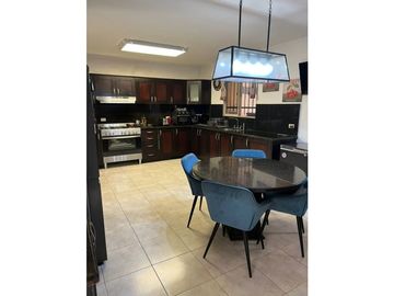 Casa en Venta en Paseo Dorado – Dorado Lake, Condado del Rey MLD
