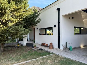CASA EN VENTA - CLUB DE CAMPO SAN ROQUE Comarcas de Luján