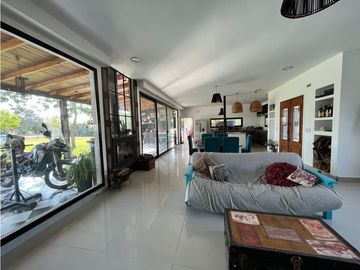 CASA EN VENTA - CLUB DE CAMPO SAN ROQUE Comarcas de Luján