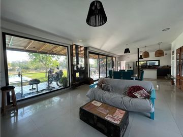 CASA EN VENTA - CLUB DE CAMPO SAN ROQUE Comarcas de Luján