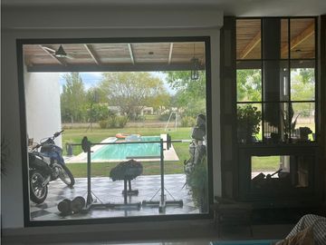 CASA EN VENTA - CLUB DE CAMPO SAN ROQUE Comarcas de Luján