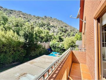 ENCANTADORA CASA EN CONDOMINIO - LO BARNECHEA