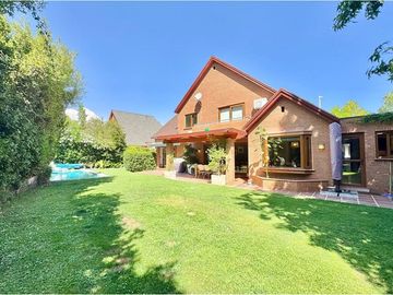 ENCANTADORA CASA EN CONDOMINIO - LO BARNECHEA