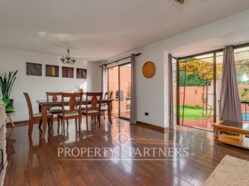 Venta de Casa con excelente ubicación y conexión a pasos de rojas magallanes.