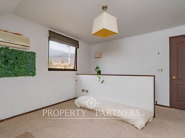 Venta de Casa con excelente ubicación y conexión a pasos de rojas magallanes.