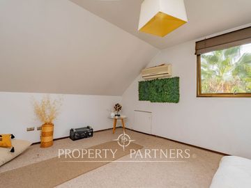 Venta de Casa con excelente ubicación y conexión a pasos de rojas magallanes.