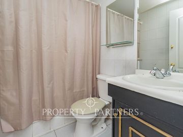 Venta de Casa con excelente ubicación y conexión a pasos de rojas magallanes.