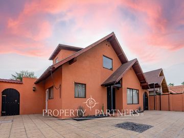 Venta de Casa con excelente ubicación y conexión a pasos de rojas magallanes.