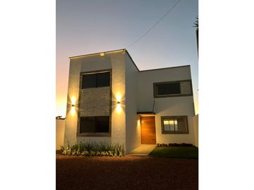 CASA EN VENTA EN SAN JUAN DEL RIO QUERETARO