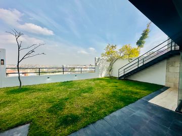 ESTRENA EXCLUSIVA CASA DE DOBLE VISTA EN RESIDENCIAL GRAN RESERVA