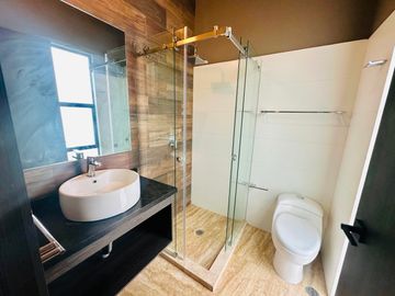 ESTRENA EXCLUSIVA CASA DE DOBLE VISTA EN RESIDENCIAL GRAN RESERVA