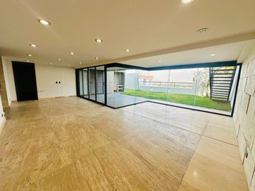 ESTRENA EXCLUSIVA CASA DE DOBLE VISTA EN RESIDENCIAL GRAN RESERVA