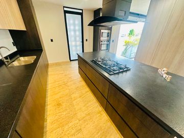 ESTRENA EXCLUSIVA CASA DE DOBLE VISTA EN RESIDENCIAL GRAN RESERVA