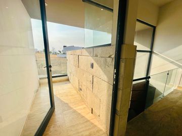 ESTRENA EXCLUSIVA CASA DE DOBLE VISTA EN RESIDENCIAL GRAN RESERVA