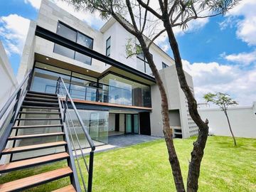 ESTRENA EXCLUSIVA CASA DE DOBLE VISTA EN RESIDENCIAL GRAN RESERVA