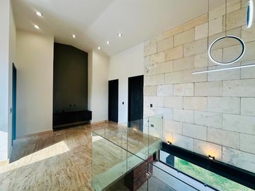 ESTRENA EXCLUSIVA CASA DE DOBLE VISTA EN RESIDENCIAL GRAN RESERVA
