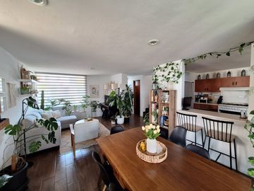 Casa en venta en el Fraccionamiento Amates, Col. Zerezotla, San Pedro Cholula.