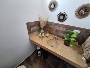 Casa en venta en el Fraccionamiento Amates, Col. Zerezotla, San Pedro Cholula.