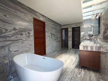 Casa Residencial de Lujo! en Venta, Fraccionamiento Las Animas, Puebla