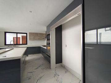 Casa Residencial de Lujo! en Venta, Fraccionamiento Las Animas, Puebla