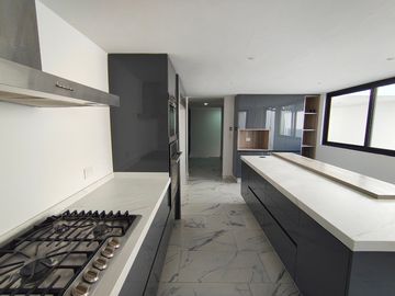 Casa Residencial de Lujo! en Venta, Fraccionamiento Las Animas, Puebla