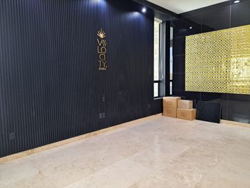 Residencia en 1ra etapa, de una Planta con vista a Campo de Golf en Altozano.