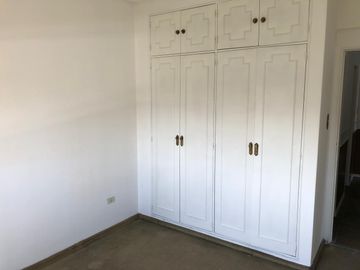 Departamento en 5 to piso a la calle - Balcon - 3 baños
