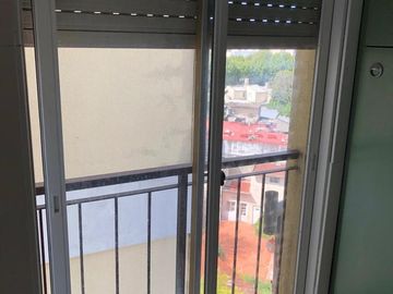 Departamento en 5 to piso a la calle - Balcon - 3 baños