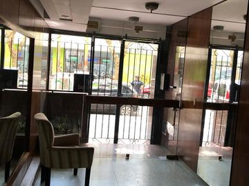 Departamento en 5 to piso a la calle - Balcon - 3 baños