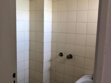 Departamento en 5 to piso a la calle - Balcon - 3 baños