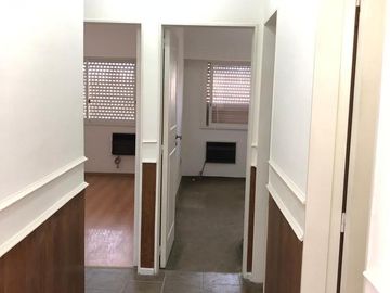 Departamento en 5 to piso a la calle - Balcon - 3 baños