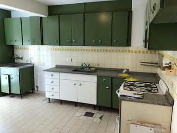 Departamento en 5 to piso a la calle - Balcon - 3 baños
