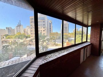 Departamento en venta - 3 Dormitorios 3 Baños - Cochera - La Plata