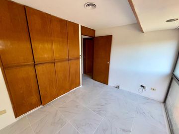Departamento en venta - 3 Dormitorios 3 Baños - Cochera - La Plata