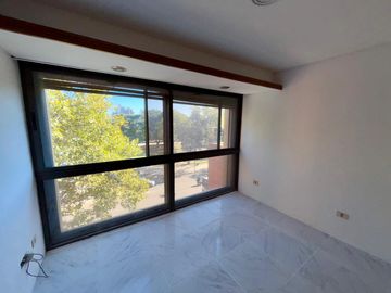 Departamento en venta - 3 Dormitorios 3 Baños - Cochera - La Plata