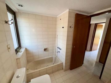 Departamento en venta - 3 Dormitorios 3 Baños - Cochera - La Plata