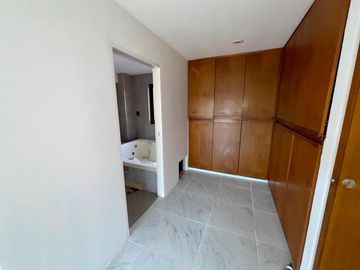 Departamento en venta - 3 Dormitorios 3 Baños - Cochera - La Plata