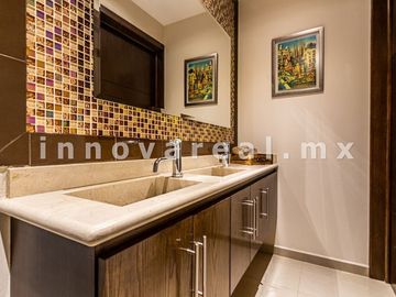 Casa a unos pasos de Hacienda Valle Escondido