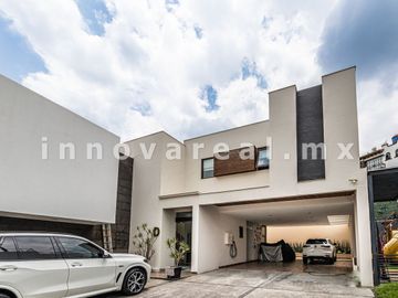 Casa a unos pasos de Hacienda Valle Escondido