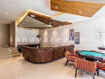 Casa a unos pasos de Hacienda Valle Escondido