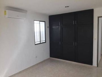 CASA EN VENTA EN MERIDA  F-21196, 3 REC. LAS AMERICAS $2,400,000