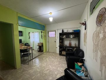 Pje. Schmit 261, San Lorenzo.