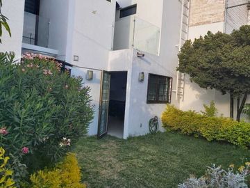 CASA EN VENTA LA ESTANCIA